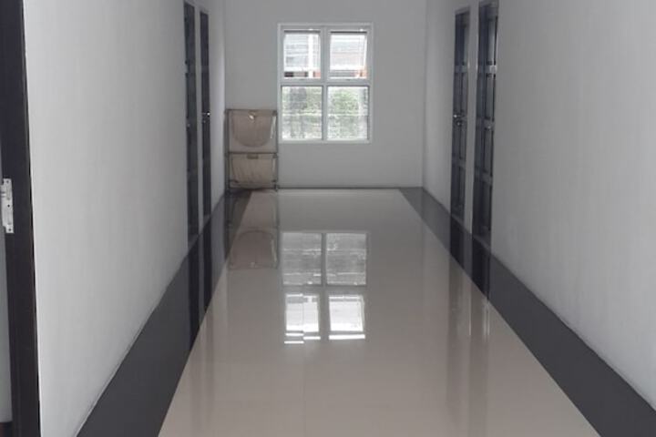 Ballroom/Hall 27 of 41