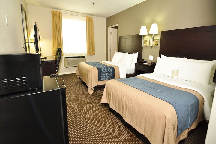 2 Double Beds (8 of 22)