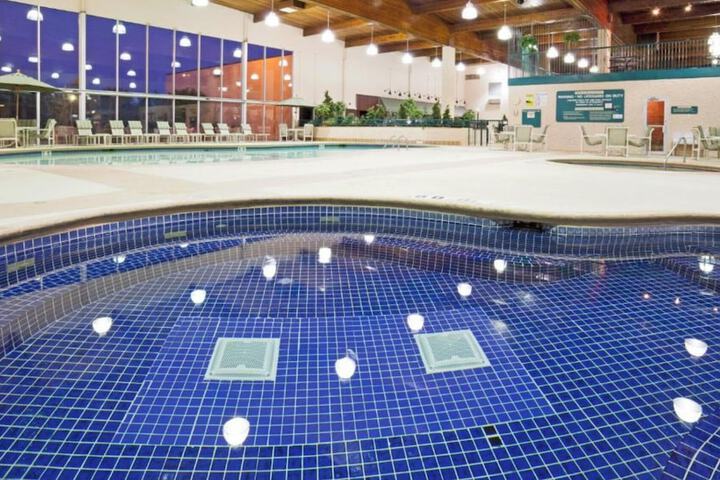Hotel Pool