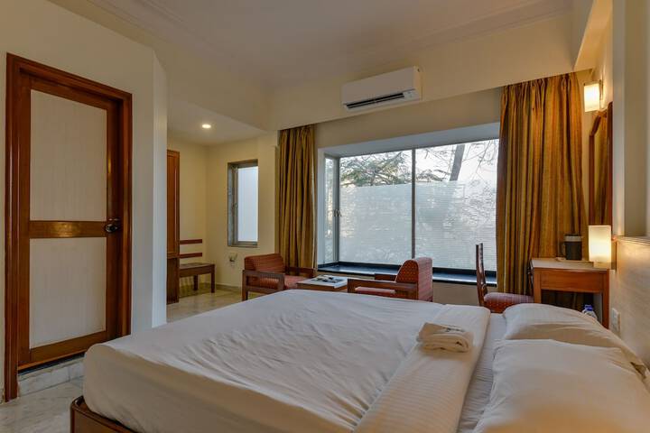 Room 8 of 19