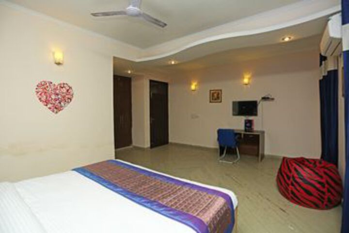 Room 17 of 25