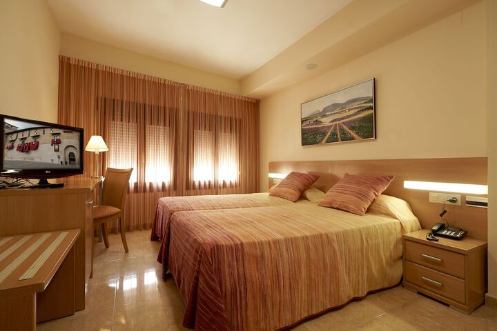 Room 8 of 35