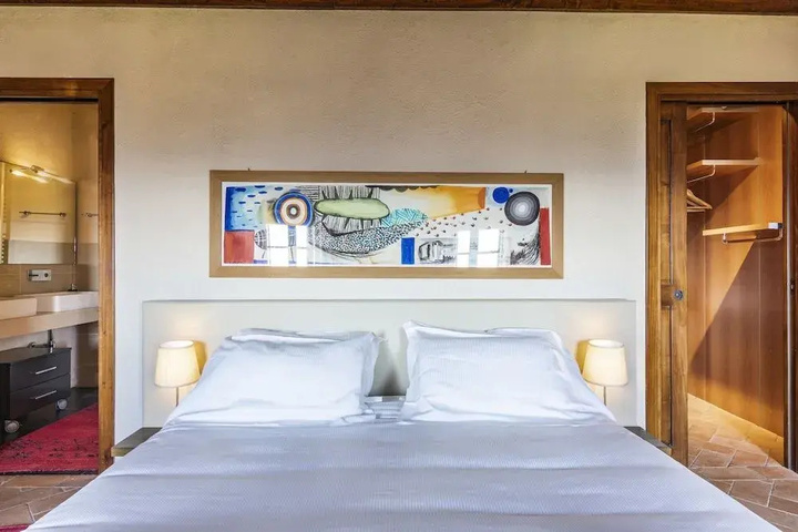 Room 3 of 24