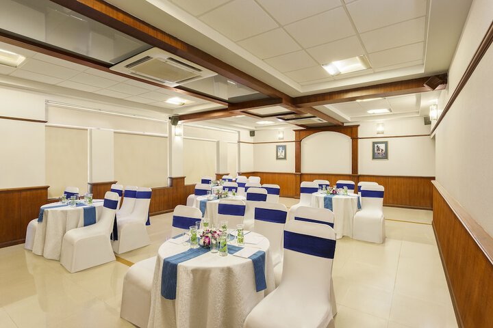Ballroom/Hall 29 of 39