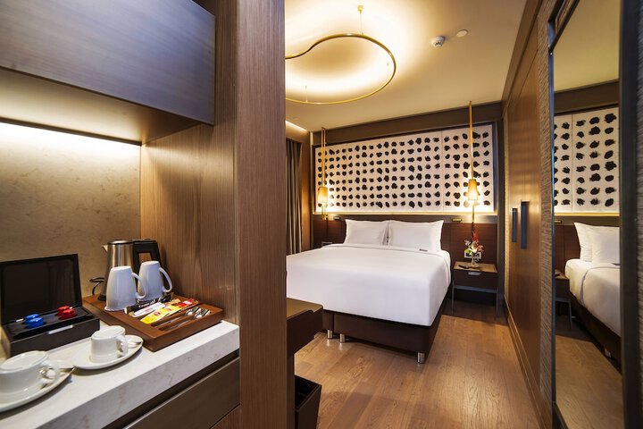 Room 15 of 202