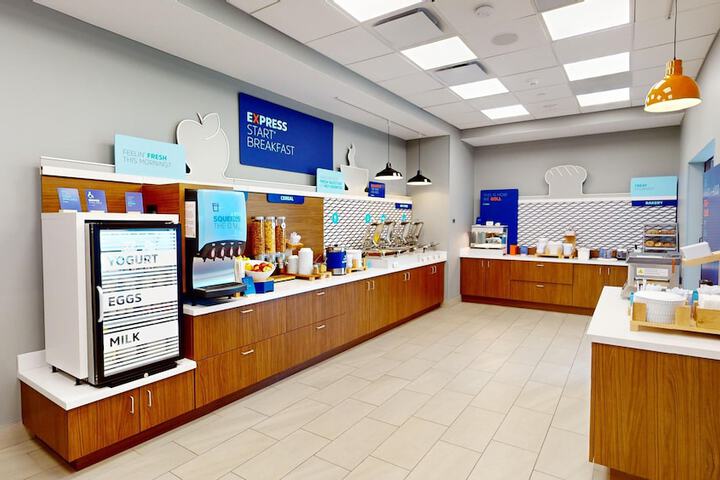 Breakfast/Coffee Service 62 of 94