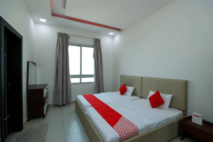 Room 2 of 10