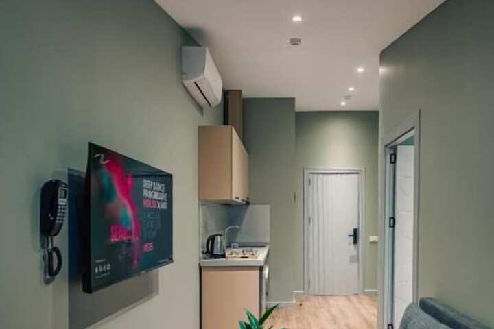Room 30 of 42
