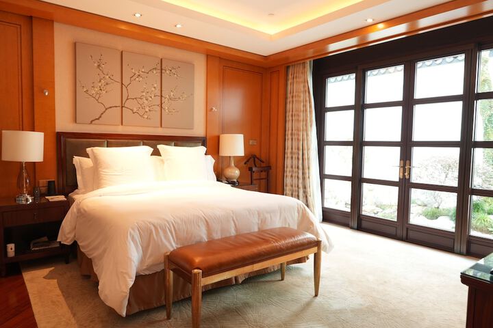 Room 27 of 113