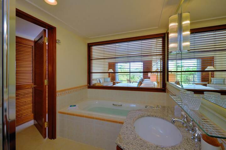 Room 9 of 108