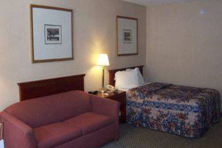 Room 4 of 4