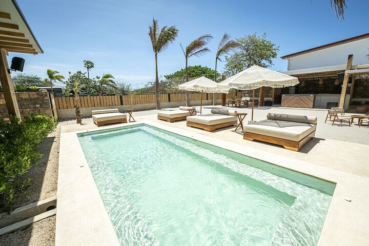 Pool 14 of 24