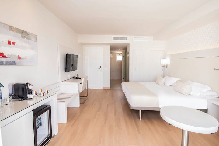 Room 15 of 313