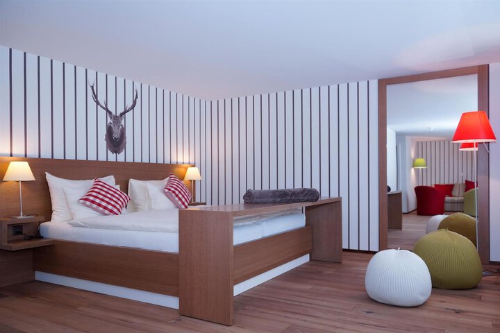 Room 8 of 89