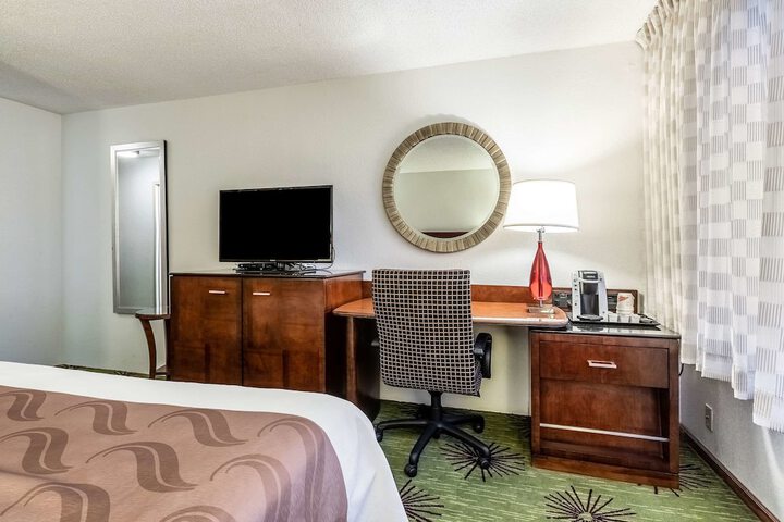 Room 15 of 36