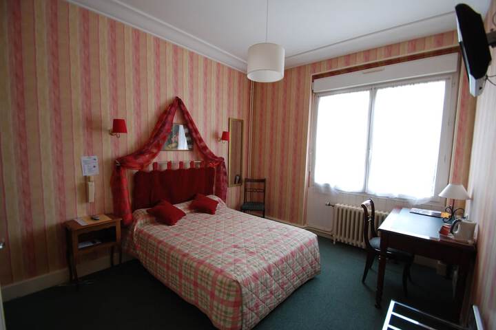 Room 4 of 20