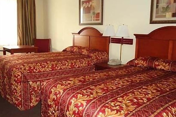 Room 9 of 14