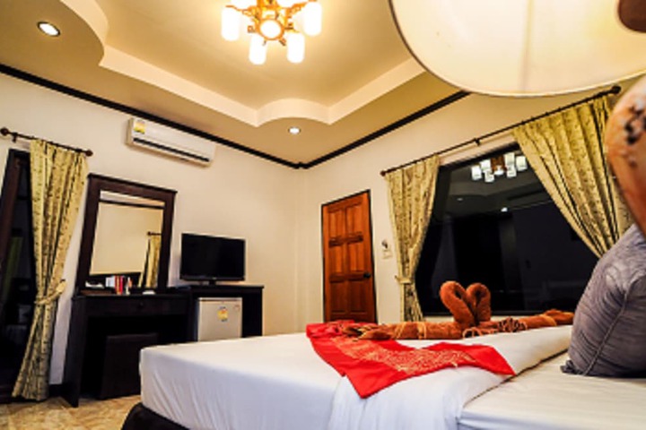 Room 4 of 30