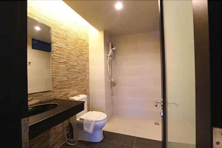 Room 50 of 79