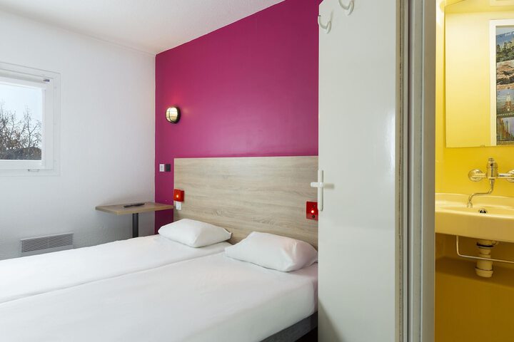 Room 13 of 53