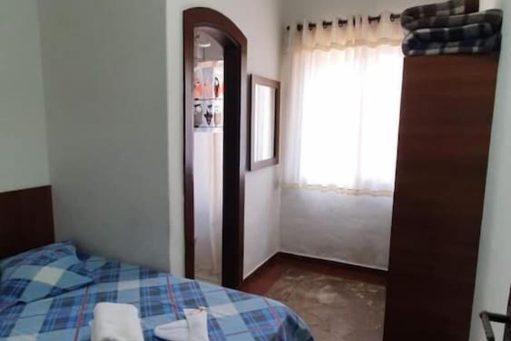 Room 10 of 34