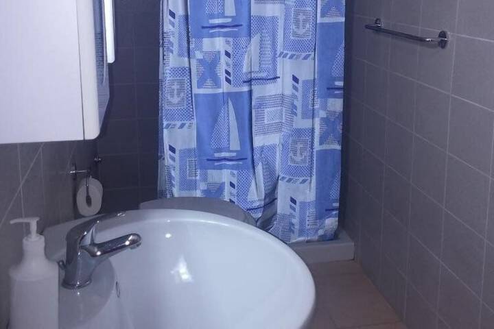 Room 41 of 68