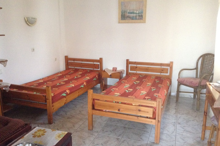 Room 3 of 48