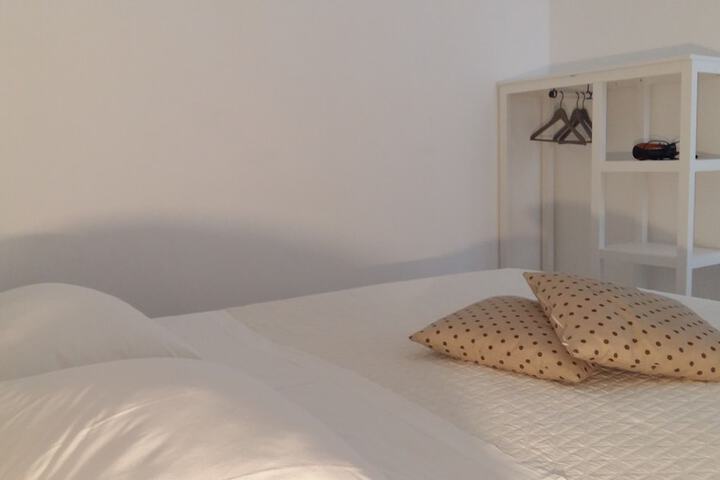 Room 3 of 69