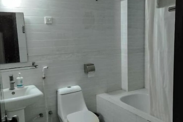 Room 13 of 17