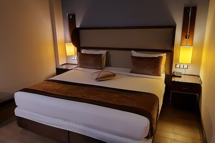 Room 6 of 23