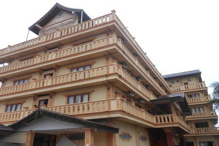 Vanhmaly Hotel