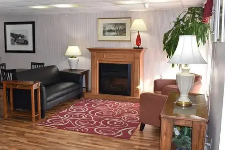 Room 5 of 11