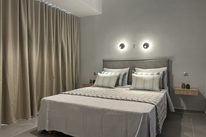 Room 6 of 35