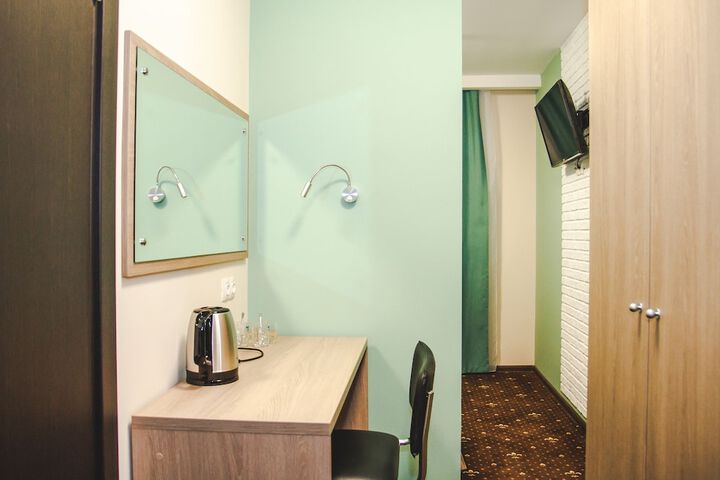 Room 25 of 43