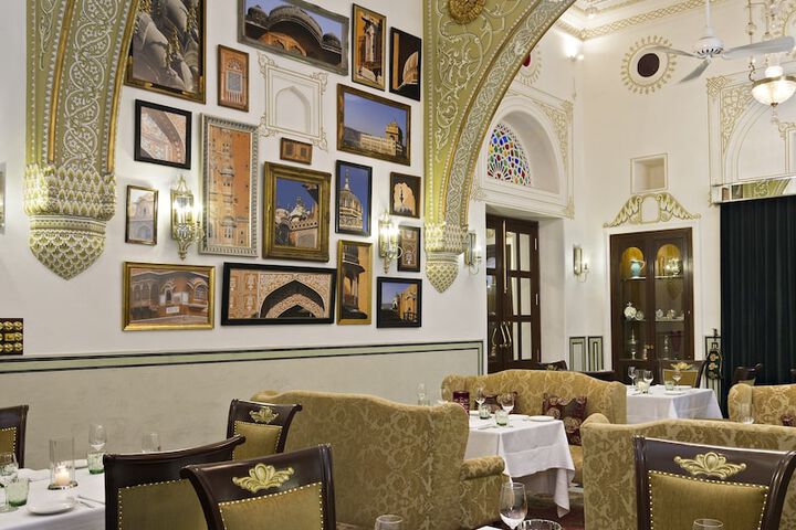 Dining 35 of 73