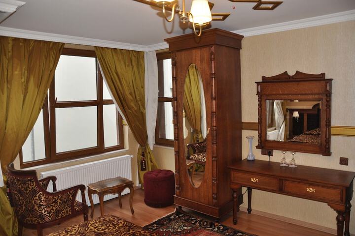 Room 50 of 77