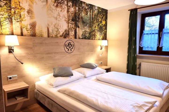 Room 13 of 28