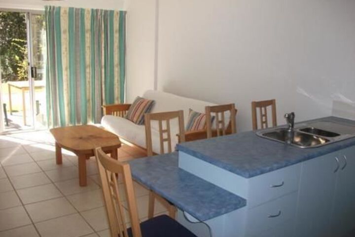 Room 9 of 15