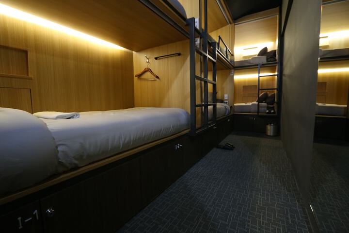 Room 6 of 38