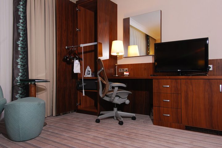 Room 8 of 49