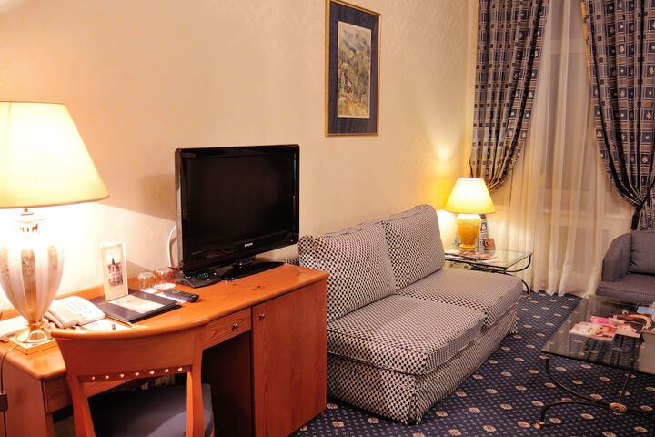 Room 18 of 94