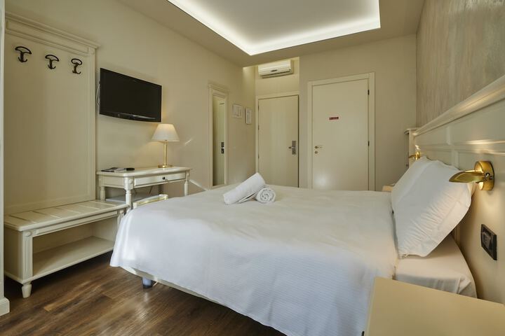 Room 10 of 59