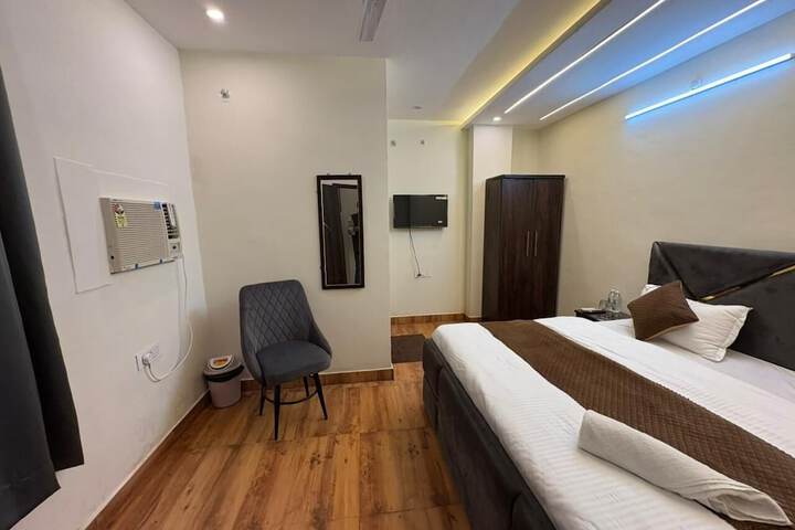 Room 14 of 47
