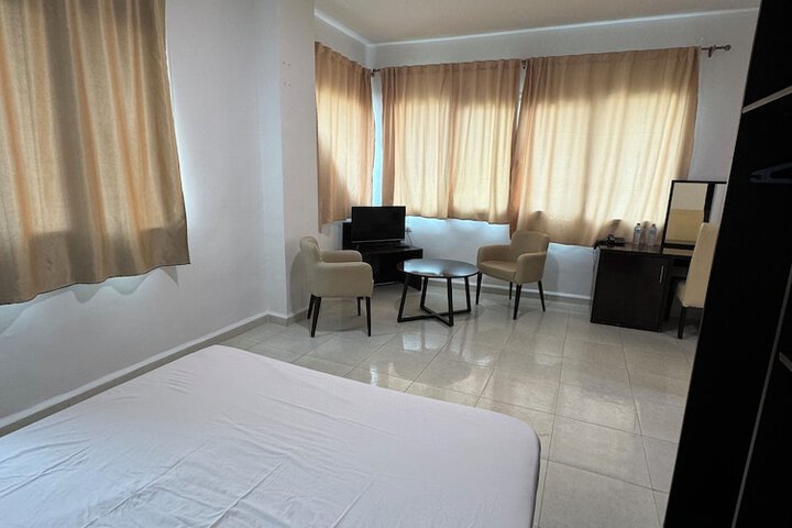 Room 14 of 32