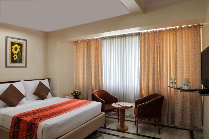Room 6 of 37