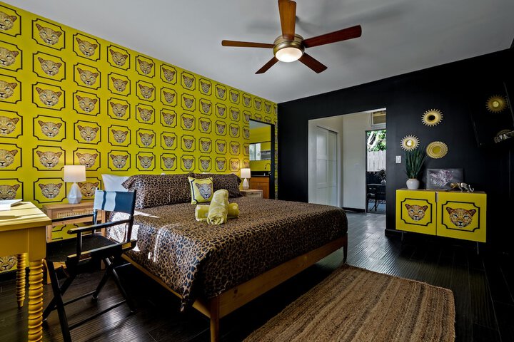 Room 12 of 34
