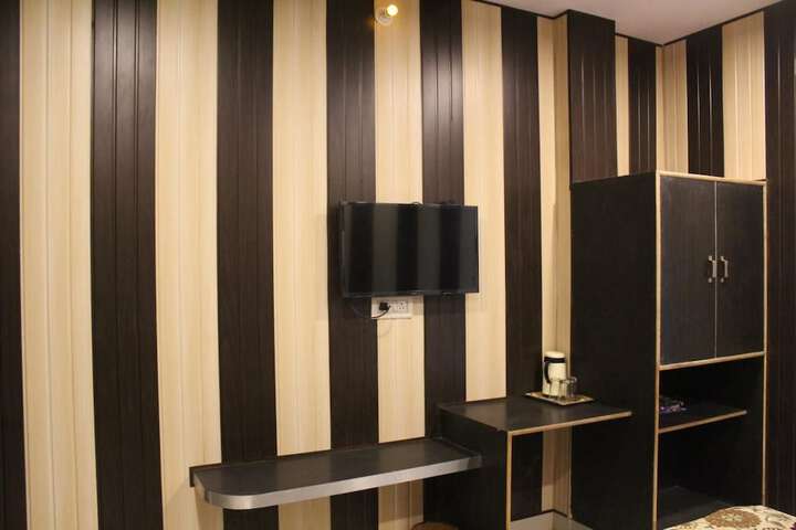 Room 9 of 23