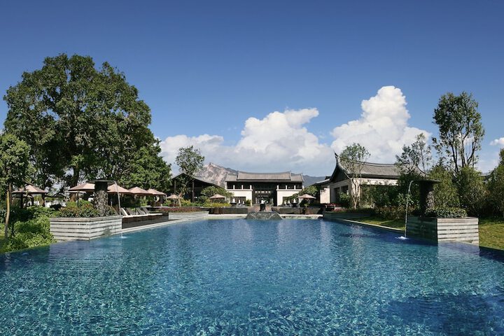 Pool Hotel