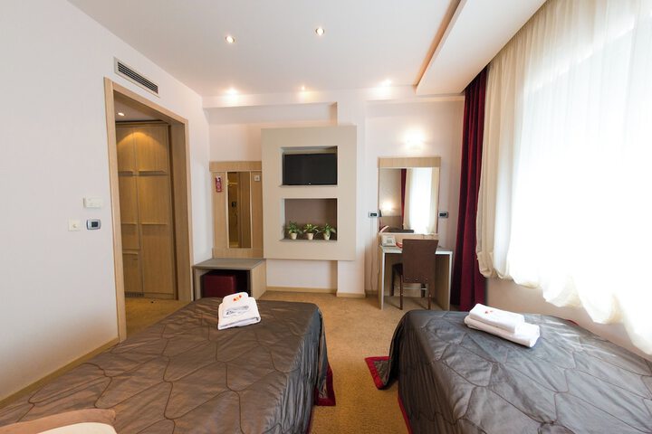 Room 14 of 46