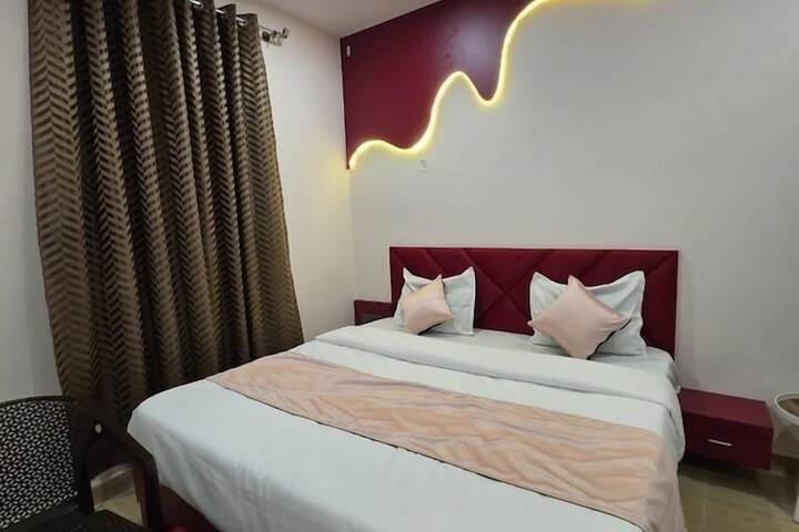 Room 3 of 7